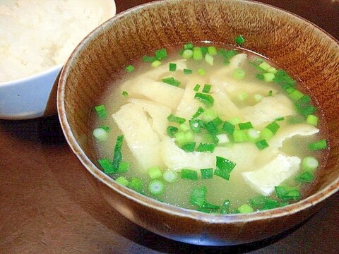 シンプルお味噌汁　油揚げと小葱